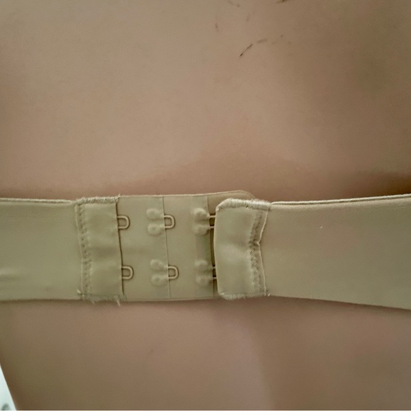 SKIMS Fits Everybody STRAPLESS BRA in CLAY NWOT Size 34C - Picture 9 of 9